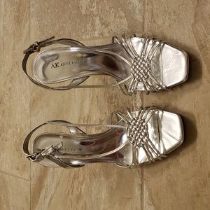 EUC Ann Klein Silver Formal Stiletto Sandals Ladies Size 9M